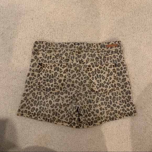 Leopard Shorts Size 27 - Picture 2 of 3